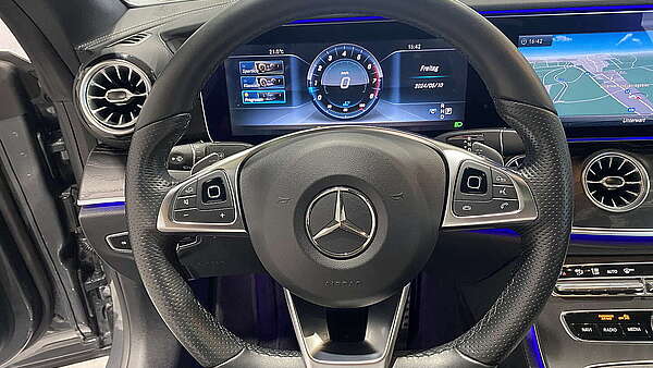 Mercedes E400 Coupe 4Matic AMG Line Autm. Foto 31