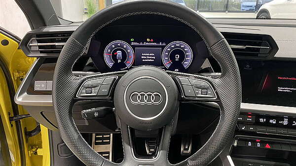 Audi A3 Sportback 35 TFSI S-Tronic Pythongelb Foto 21